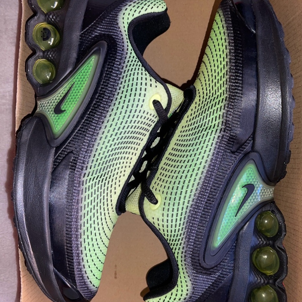 Nike AirMax DN Boys size 6.5y